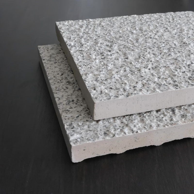 ¿Cómo replicar la superficie abujardada de piedra natural en baldosas cerámicas? ¡Beata Ceramics tiene el método probado!